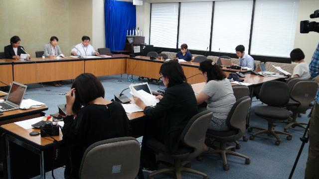 バラ色の求人広告 実際は使い捨て 代エステティシャンが立ち上がる